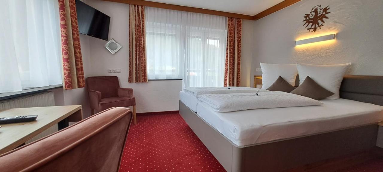 Hotel Haus Tirol Garni Ried im Oberinntal Exterior foto