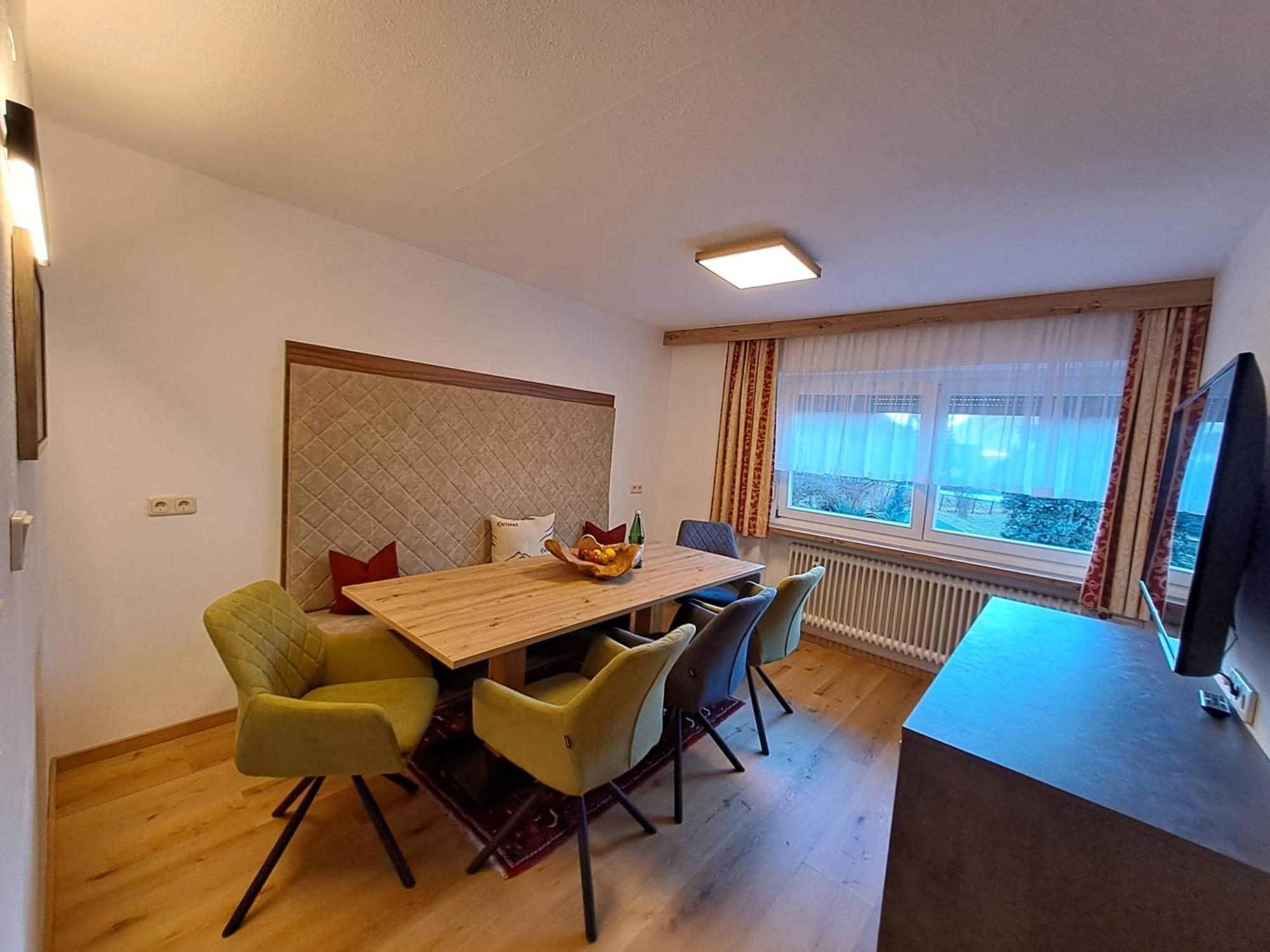 Hotel Haus Tirol Garni Ried im Oberinntal Exterior foto