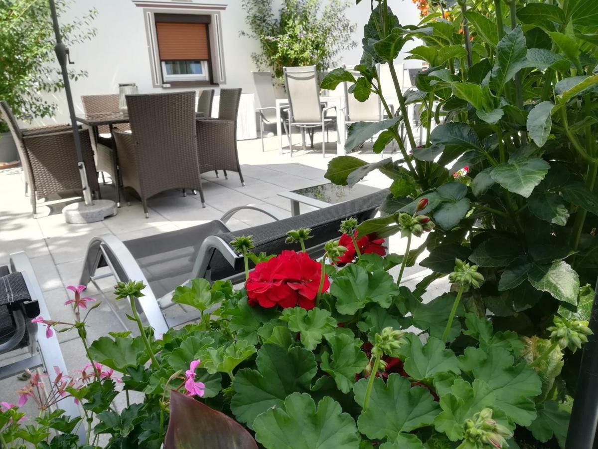 Hotel Haus Tirol Garni Ried im Oberinntal Exterior foto